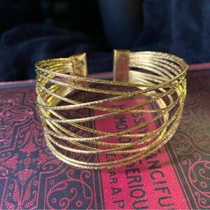 NEW women’s gold sparkly crisscross cuff bracelet
